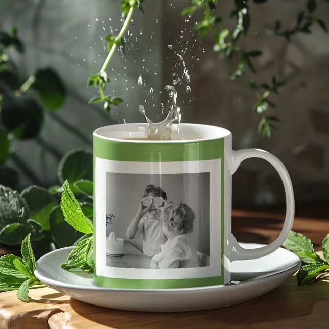 Modernes Foto Green Simple Loft Kaffeetasse (Von Creator hochgeladen)