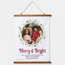 Modernes Foto Merry & Bright Script Wreath