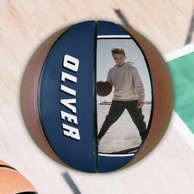 Modernes Foto mit blauen Namen Basketball (Von Creator hochgeladen)
