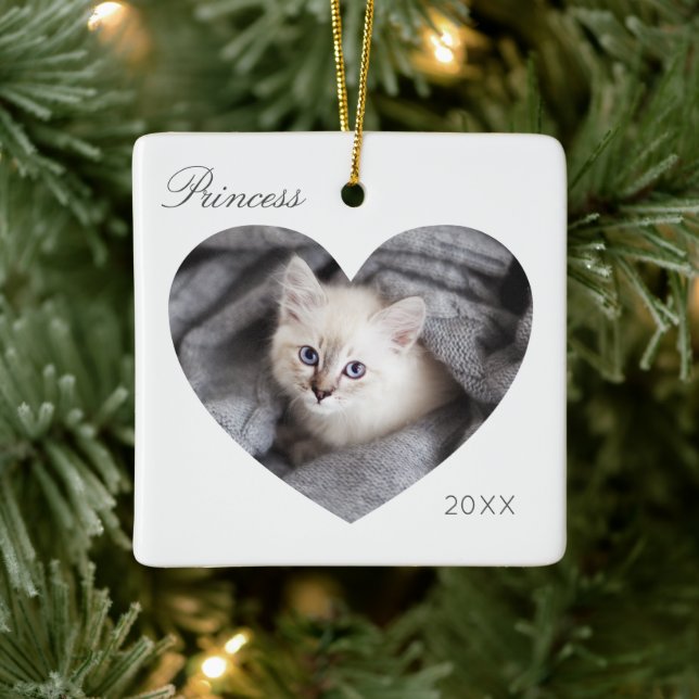 Modernes Foto mit minimalem Weißherz Keramikornament (Baum)