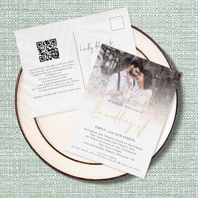 Modernes Foto QR Code Skript Hochzeit Real Folie Einladungspostkarte (Front and back view.)