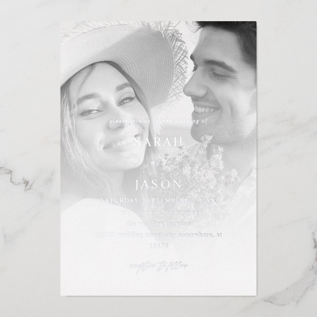 Modernes Foto Schwarz & Weiß 7 Vertikale Hochzeit Folieneinladung (Vorderseite)