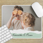 Modernes Foto und Personalisierter Name Minze Gesc Mousepad<br><div class="desc">Das moderne Foto mit Personalisierten Namen und Mint Geschenk! Dieses einzigartige und nachdenkliche Geschenk ist dazu gedacht, die besonderen Momente Ihrer Familie zu feiern und zu schätzen.Gönnen Sie sich mit dem modernen Foto und dem Personalisierten Namensschild ein Geschenk von gepflegten Erinnerungen und personalisierter Süße. Es ist eine sinnvolle und reizvolle...</div>