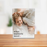 Modernes Foto und was zählt am meisten positive Zi<br><div class="desc">Das Produkt "Modern Foto & What Matters Most Positive Quote", exklusiv auf Zazzle erhältlich! Dieses einzigartige und inspirierend Produkt verbindet den Power moderner Fotografie mit einem positiven Zitat, das uns daran erinnert, was wirklich im Leben wichtig ist.Das Produkt "Modernes Foto & Was zählt Am meisten Positives Zitat" ist in verschiedenen...</div>