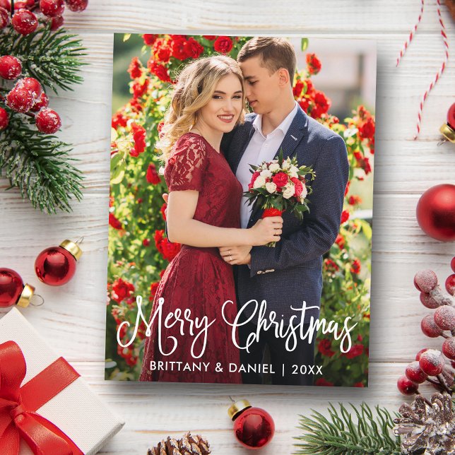Modernes Fun Calligraphy Christmas Couple Foto Postkarte (Customize to change your personalized text size or text style.)