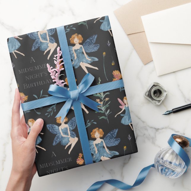 Modernes Geburt Niedlich Whimsical Fairy Black Geschenkpapier (Schenken)
