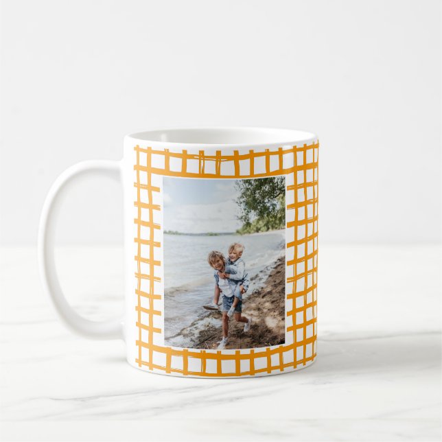 Modernes Gelb Gezeichnet Kariertes Muster 2 Foto Kaffeetasse (Links)