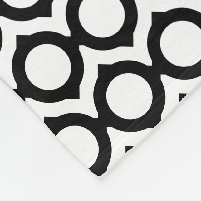 Modernes geometrisches Monogramm Schwarz Weiß Fleecedecke (Ecke)