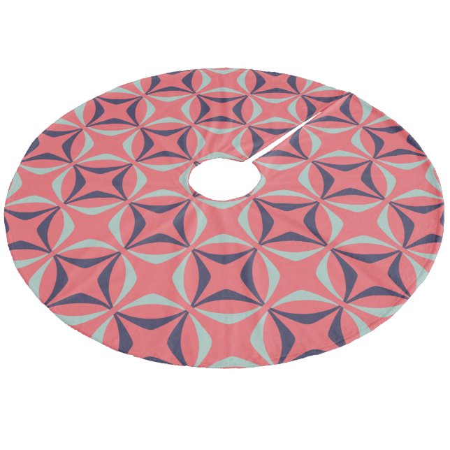 Modernes geometrisches Muster aus dem Mittelalter  Fleece Weihnachtsbaumdecke (Schrägansicht)