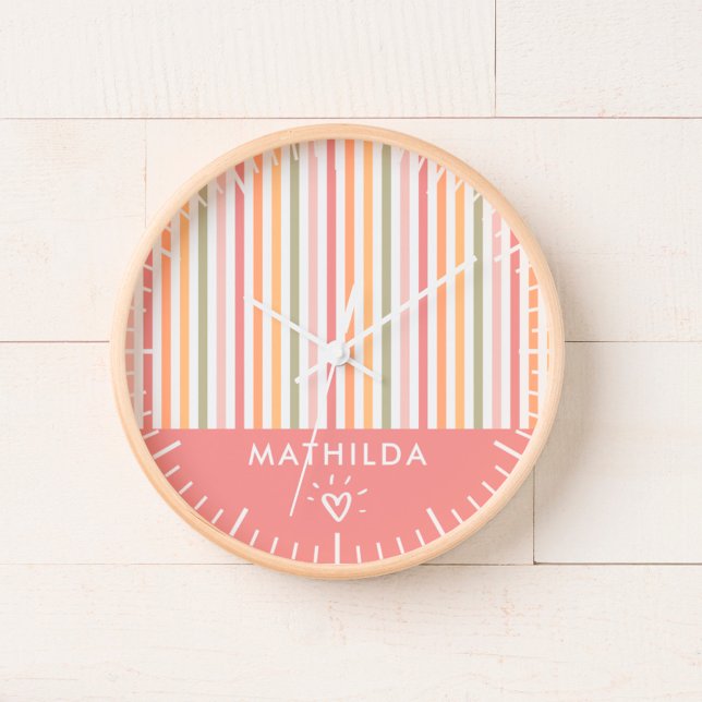 Modernes gestreiftes Kinderzimmer Uhr (nursery or kids room wall clock with name)