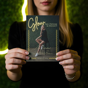 Modernes Glow Script Yellow Neavy Graduate Foto Ankündigung