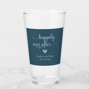 Modernes Glück nach Hochzeitsglas Glas