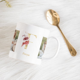 Modernes Gold Blume Letter F | Monogramm für zwei Kaffeetasse
