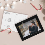 Modernes Gold Frohe Weihnachtsbriefe Foto Black Postkarte<br><div class="desc">Feiern Sie Weihnachten dieses Jahr mit diesen modernen,  einfachen Urlaubspostkarten.</div>