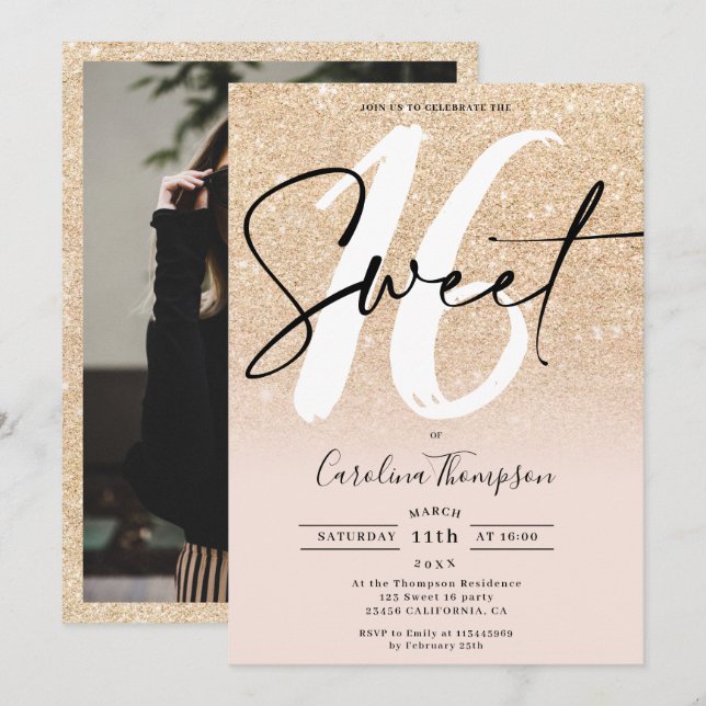 Modernes Gold Glitzer Grenzskript Foto Sweet 16 Einladung (Vorne/Hinten)