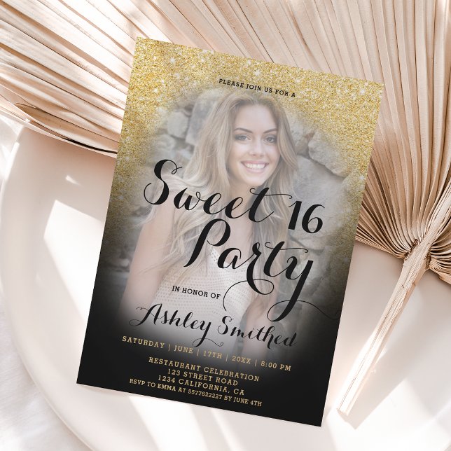 Modernes Gold Glitzer Schwarzer Ober Foto Sweet 16 Einladung (Von Creator hochgeladen)