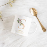 Modernes Gold Watercolor Blume Letter S | Monogram Kaffeetasse<br><div class="desc">Modernes Gold Watercolor Blume Letter S | Monogramm</div>