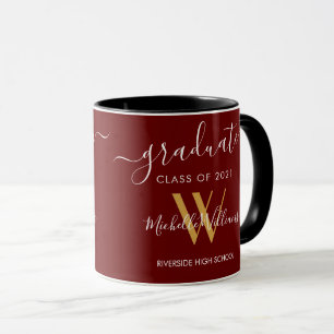 Modernes Graduate 2021 Maroon Gold Monogram Name T Tasse