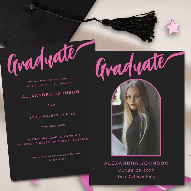 Modernes Graduate Foto Arch Pink Script Schwarz Ankündigung (Stylish graduate photo arch hot pink calligraphy script black graduation announcement card)