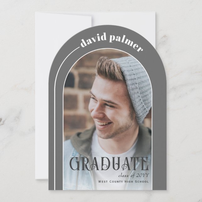 Modernes Graduate Grau Abschluss Foto Einladung (Vorderseite)