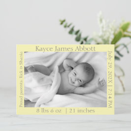 Modernes Grau auf Pastel Yellow Baby Ankündigung