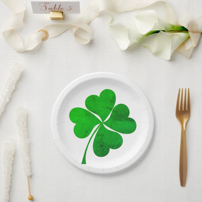 Modernes Green Lucky 4 Blätter Herz Clover Kleebla Pappteller (Hochzeit)