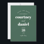 Modernes Green Trendy Foto Save the Date<br><div class="desc">Das moderne Green Trendy Foto besticht Save the Date durch seine modernen,  fett-modernen Paarungen und das Foto auf der Rückseite.</div>