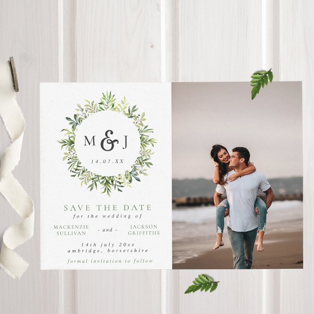 Modernes Greenery Wreath Monogram Wedding Foto Save The Date (Von Creator hochgeladen)