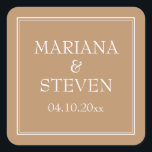 Modernes Grenzgebiet Minimalistisch Quadratischer Aufkleber<br><div class="desc">Moderne Hochzeitsaufkleber für Ihren Hochzeitsempfang,  Probe Dinner und Brautparty im minimalistischen Tan Beige Thema,  Barware.</div>