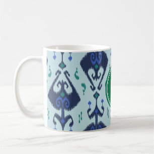 Modernes grün-blaues ikat Stammes- Mustermonogram Kaffeetasse