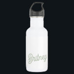 Modernes, grün Personalisiertes Monogramm und Name Edelstahlflasche<br><div class="desc">Die moderne Sage Green Personalisiert Monogram und Name Stainless Steel Water Bottle ist stilvoll und funktionell. Es zeichnet sich durch eine schlanke, grüne Oberfläche aus und ist mit dem Monogramm und dem Namen angepasst, was es zu einem einzigartigen Accessoire macht. Aus hochwertigem Edelstahl gefertigt, ist es haltbar und so konzipiert,...</div>