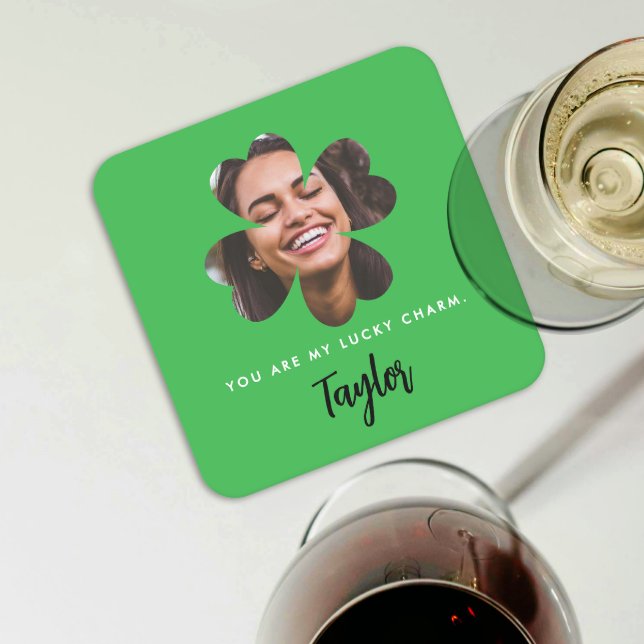 Modernes grünes Glück in der Liebe Kleeblatt Klees Rechteckiger Pappuntersetzer (Von Creator hochgeladen)