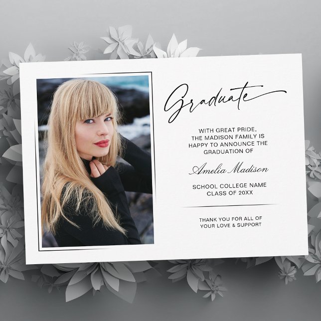 Modernes, handgeschriebenes Script-Graduate 2 Foto Ankündigung (Von Creator hochgeladen)