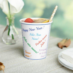 Modernes Happy New Year Party in verschiedenen Spr Pappbecher