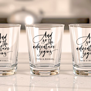 Modernes Hochzeitsfeierabenteuer - individuelles S Schnapsglas