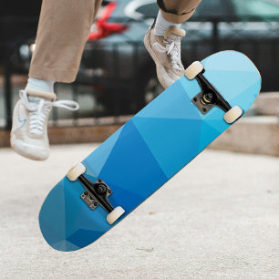 Modernes Icy Blue Variation Geometrisches Muster Skateboard