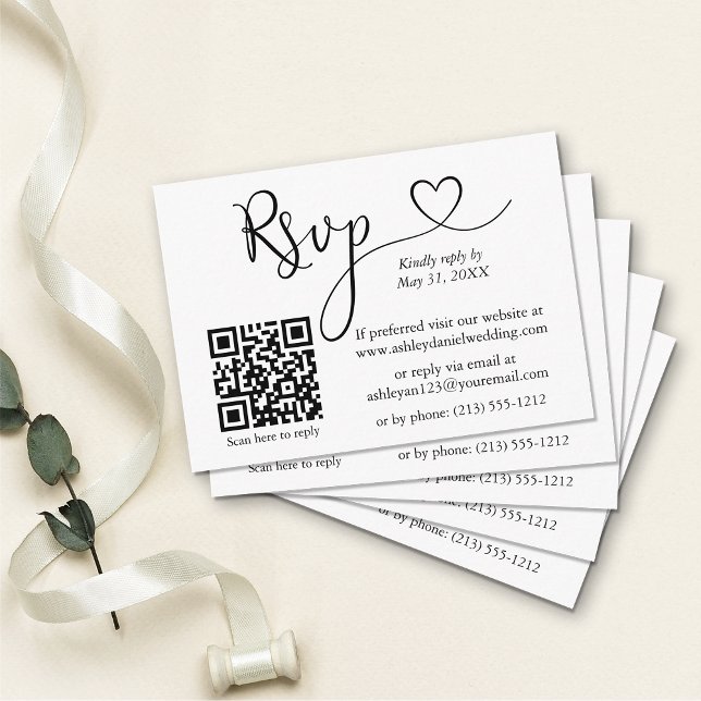 Modernes kalligrafisches Herz QR Wedding RSVP Begleitkarte (Customize to change your personalized text size or text style.)