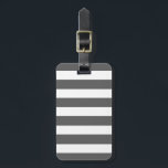 Modernes koksgraues weißes Streifen-Muster Gepäckanhänger<br><div class="desc">Modernes koksgraues und weißes Streifenmuster. Entwerfen Sie durch GraphicsByMimi ©, das Trendy ist, nautisch, Mod, preppy, mutiges, gestreiftes Muster mit breiten horizontalen Streifen entwerfen Sie kann verlassen wie ist oder verwendet als Schablonenhintergrund, um Ihren eigenen einzigartigen ein-von-ein-netten Streifenmusterentwurf zu schaffen, indem Sie das redigierenmenü vorwählen und Ihren eigenen Text, Ihr...</div>