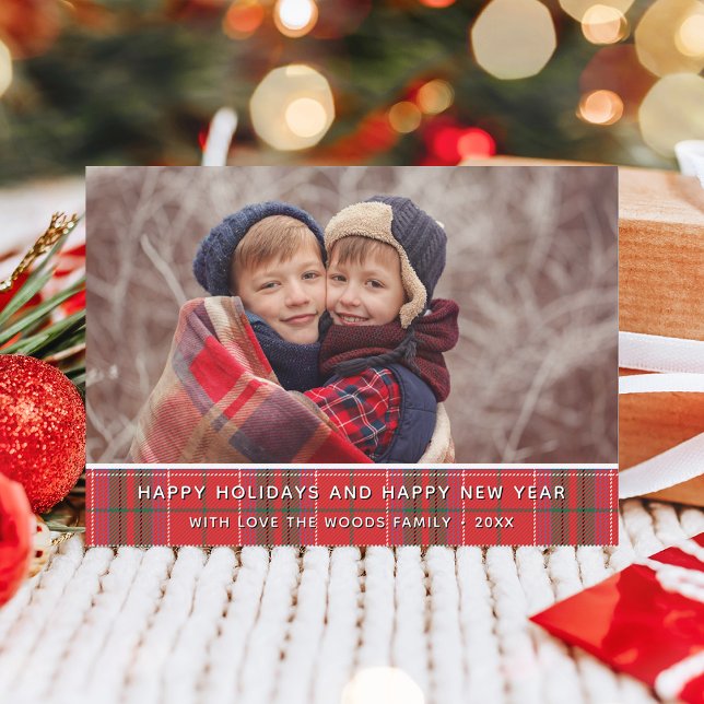 Modernes Land Weihnachten Kariert Rot Grün Foto (Modern Country Christmas Plaid Red Green Photo Holiday Card)