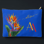 Modernes, lebendiges Floral Name Custom Monogram Zubehörtasche<br><div class="desc">Modern und lebendig und farbenfroh - diese Aquarellfarbe ist einzigartig mit warmen goldenen Farbtönen, die mit Blau und Orange/Rot hervorgehoben wurden - Name und einzigartiges Monogramm. Der Bird of Paradise ist für die Krawatte der Farben und des Designs da, wenn Sie eine Designhilfe oder eine besondere Anfrage benötigen, schicken Sie...</div>