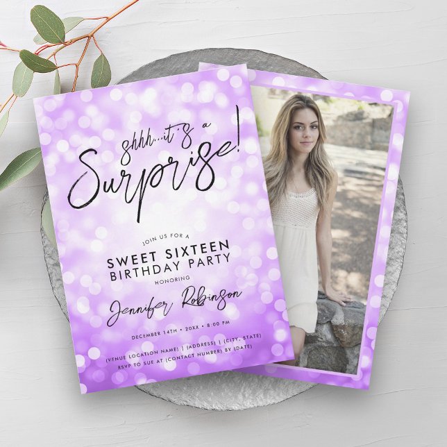 Modernes Lila Licht Foto Überraschung Sweet 16 Einladung (Modern Purple Lights Photo Surprise Sweet 16 Invitation)