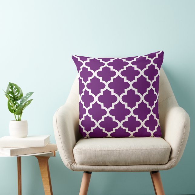 Modernes Lila marokkanisches Quatrefolienmuster Kissen (Stuhl )