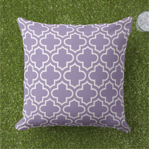 Modernes Lila marokkanisches Quatrefolienmuster Kissen