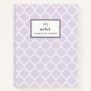 Modernes Lilac Quatrefolienmuster Personalisiert Notizbuch