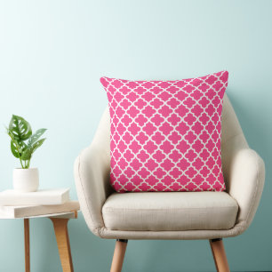 Modernes Magentiner rosa marokkanisches Quatrefoli Kissen