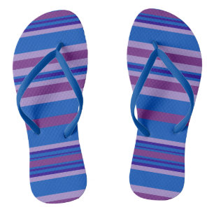Modernes Mauve Lila Blue Navy Striping Muster Flip Flops