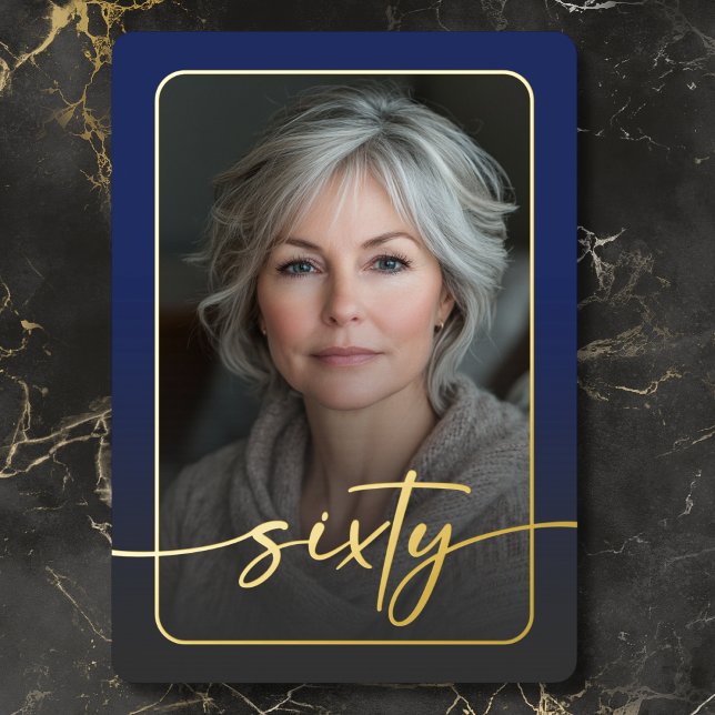 Modernes Minimal Blue Foto 60. Geburtstag Folieneinladung (Modern Minimal Blue Photo Sixtieth Birthday Foil Invitation)