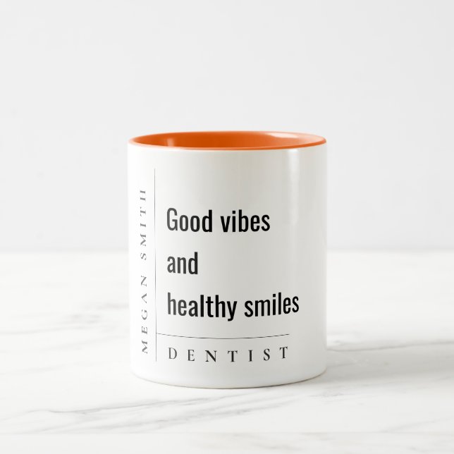 Modernes Minimal einfaches, feines Lächeln Zahnsto Zweifarbige Tasse (Mittel)