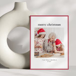 Modernes Minimal einfaches Weihnachtsfest an der R Feiertagskarte<br><div class="desc">Versenden Sie feierliche Grüße im Stil mit dieser modernen, minimalen roten Grenze Weihnachts-Foto-Urlaubskarte. Dieses personalisierte Foto besticht durch ein sauberes und einfaches Design und eignet sich hervorragend zum Teilen von Erinnerungen. Ideal für diejenigen, die nach minimalistischen Weihnachtskarten, maßgeschneiderten Foto-Urlaubskarten oder modernen Urlaubsplänen suchen, kombiniert diese Karte Eleganz mit einer persönlichen...</div>