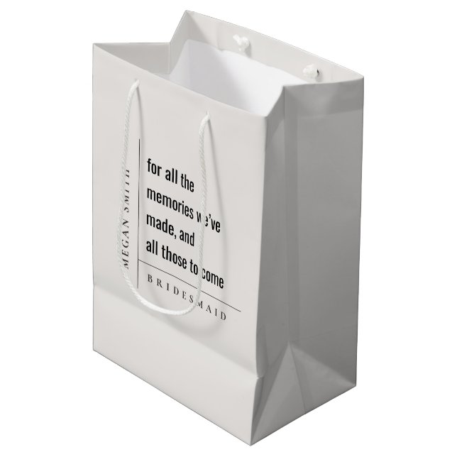 Modernes Minimal für Erinnerungen Bridesmaid-Gesch Mittlere Geschenktüte (Vorderseite Schrägansicht)